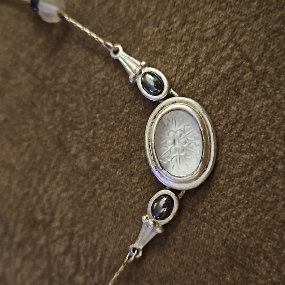 Pewter Hematite Floral Glass Focal Chain Necklace - Picture 3 of 10